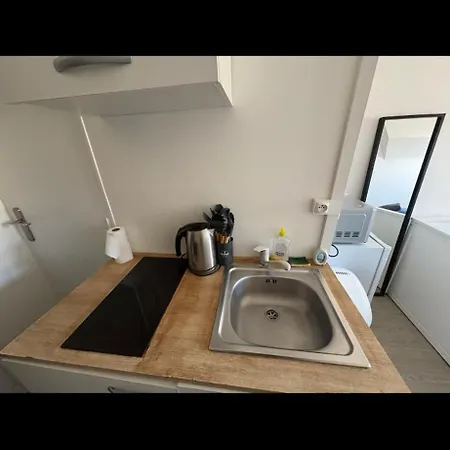 Cozy Nearby Champs Elysees 5 * Párizs